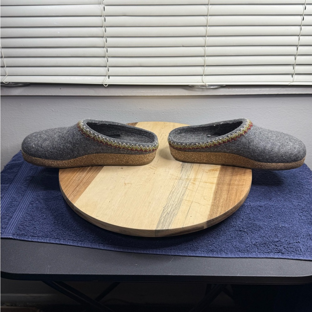 Haflinger Gray Wool Clog Slippers with Trim (Women’s 8-8.5) - Picture 5 of 7